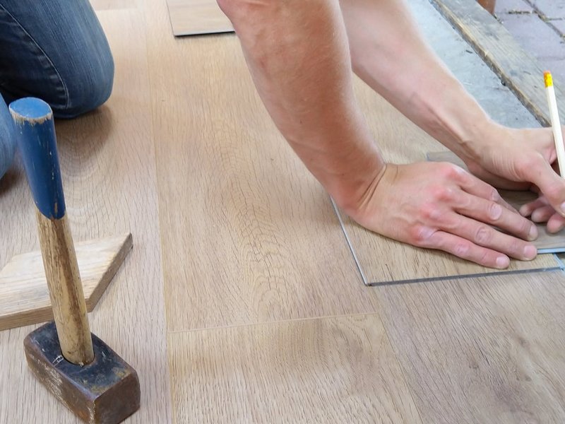 Step by step guide to install vinyl plank flooring